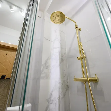 Pink Flower By Oneapartments 公寓